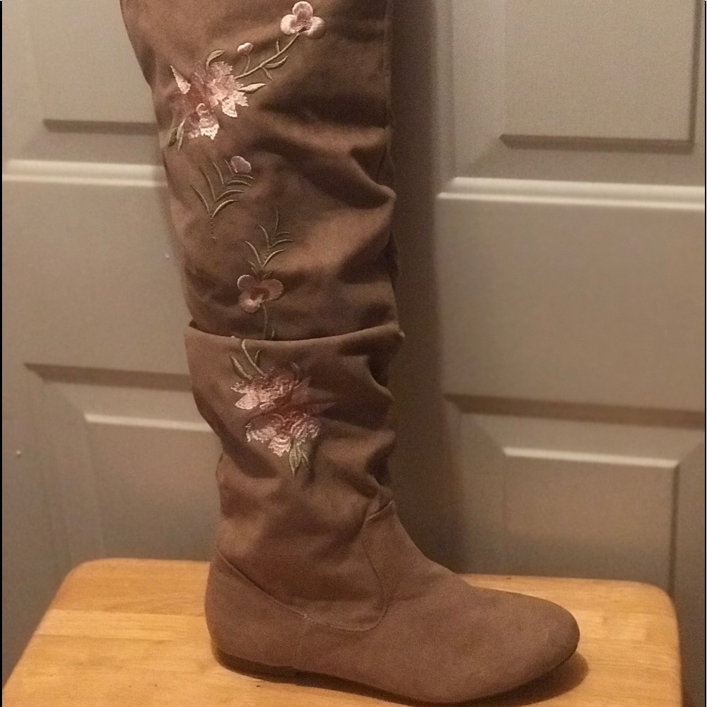 Embroidery boots-Standard average width